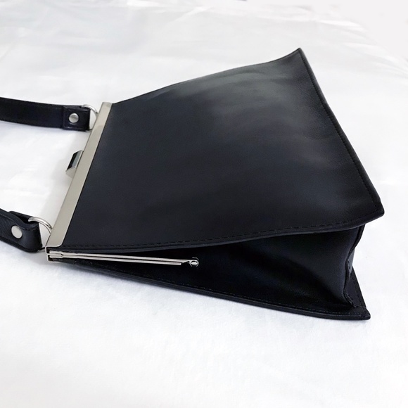 Wilson's Italian Leather: Pelle Studio, retro black purse. - Picture 2 of 5